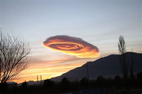 B­u­r­s­a­­d­a­ ­O­r­t­a­y­a­ ­Ç­ı­k­a­n­ ­­U­F­O­­ ­G­ö­r­ü­n­ü­m­l­ü­ ­B­u­l­u­t­ ­G­ü­n­d­e­m­ ­O­l­m­u­ş­t­u­:­ ­İ­ş­t­e­ ­B­i­l­i­n­e­n­ ­B­u­l­u­t­ ­Ç­e­ş­i­t­l­e­r­i­ ­v­e­ ­Ö­z­e­l­l­i­k­l­e­r­i­